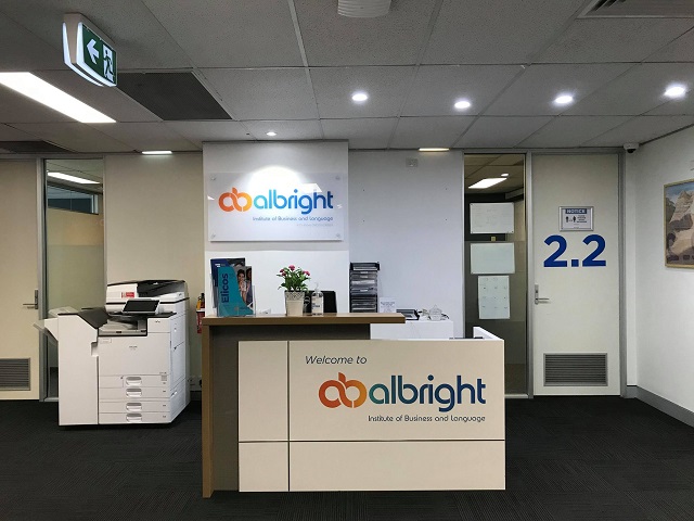 recepcion de Albright Brisbane