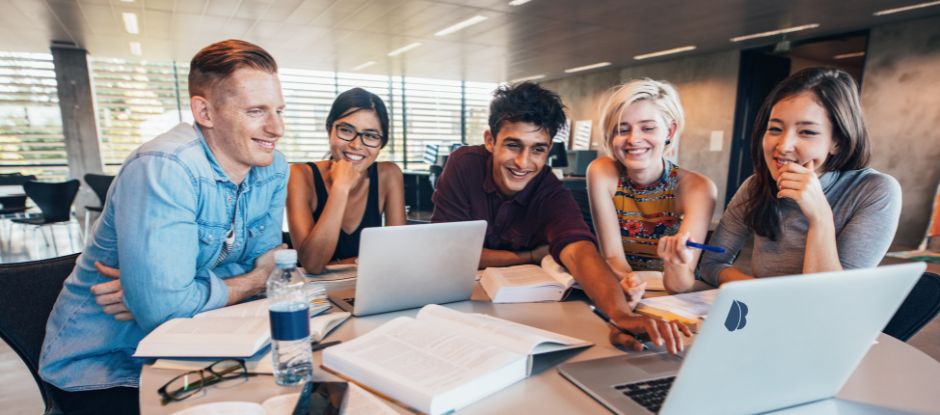 Cuánto dinero debes tener en el banco para estudiar en el exterior