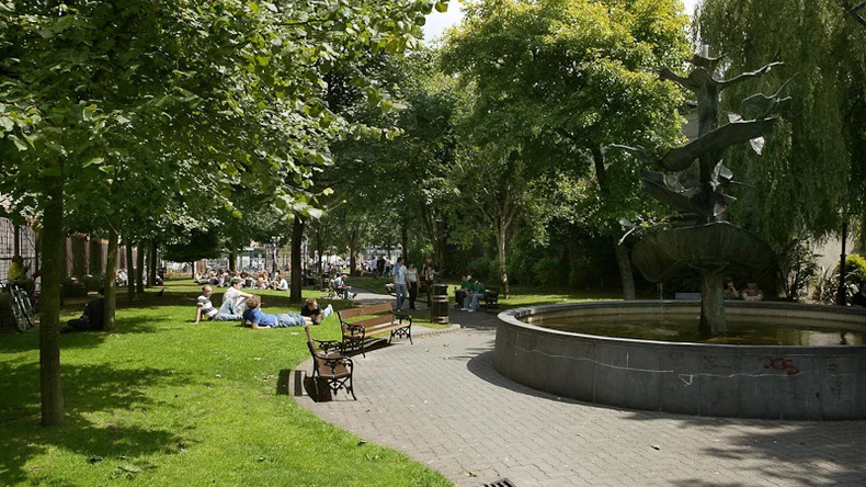 parques cerca de Cork English Academy