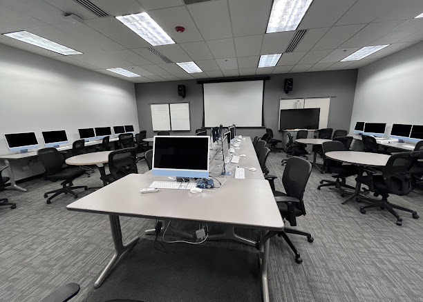 zona de computacion de la escuela
