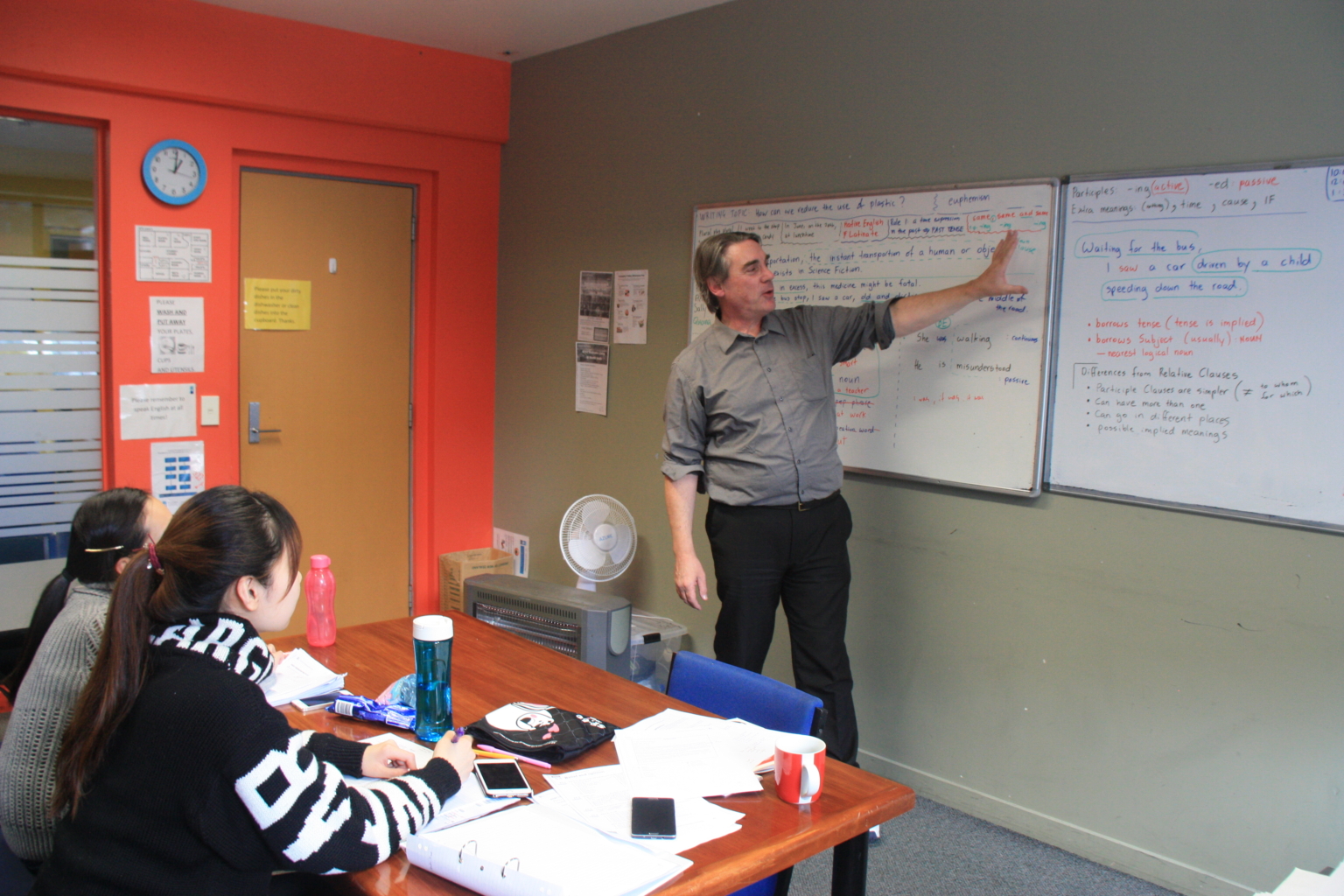 Profesor Chris en acción