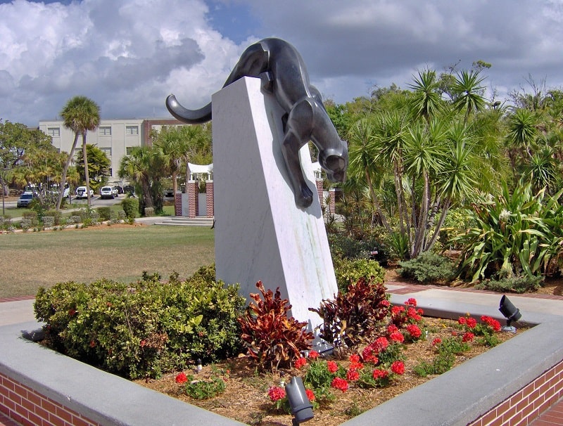 estatua del tigre
