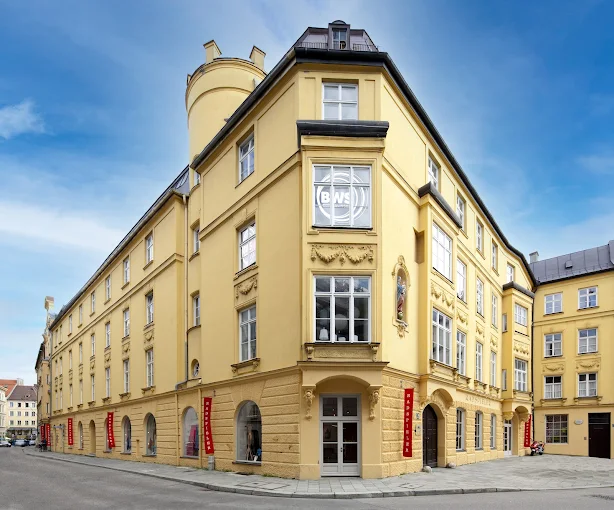 edificio principal de la escuela