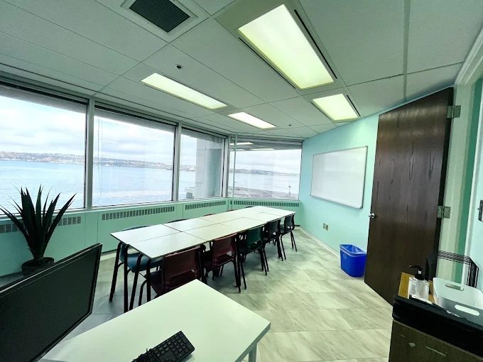 Salon de clases con gran vista