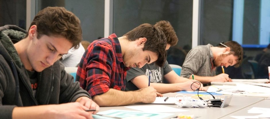 trabajar con visa de estudiante mientras se hacen estudios de carrera o posgrado
